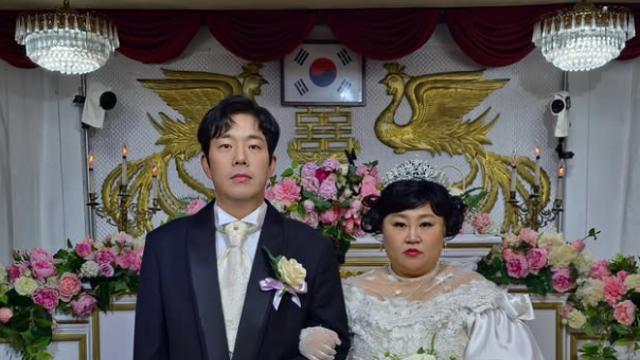 홍윤화 “다이어트 성공 시→아이유 드레스 입을 것” …‘♥홍민기’와 레트로 웨딩사진 공개