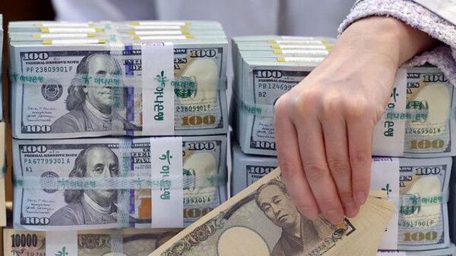 日 금리 인상 시사에 글로벌 채권 출렁…비트코인 직격탄