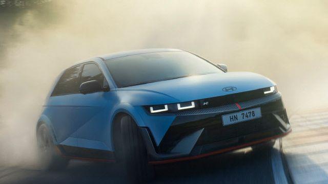 콧대 높던 포르쉐도 