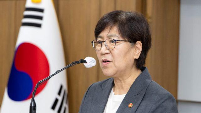 정은경 장관 “공공의대 별도 정원 필요”