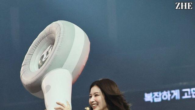 싱글벙글 트와이스 사나가 신난 이유