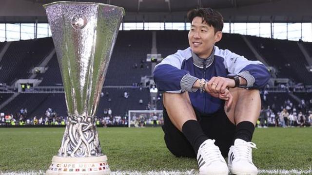 ‘SON이 온다!’ 토트넘, 손흥민 방문 일정 공개→“팬들에게 작별 인사”