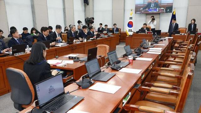운영위, '재석 60명 미만 필버 중지' 국회법 처리…野 