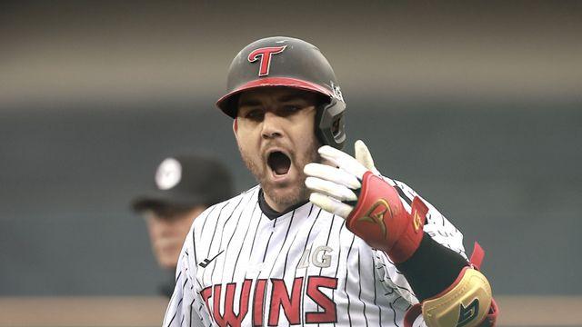 LG, 우승 전력 외국인선수 모두 남는다…오스틴·치리노스·톨허스트와 모두 재계약 완료