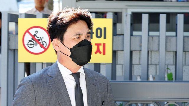 KBO, 장정석 무기실격·김종국 50경기 정지·봉중근 봉사 징계