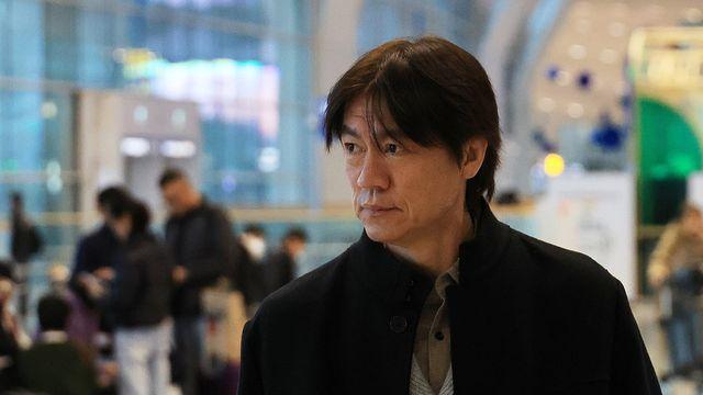 홍명보 축구대표팀 감독, 월드컵 조 추첨식 참석차 출국