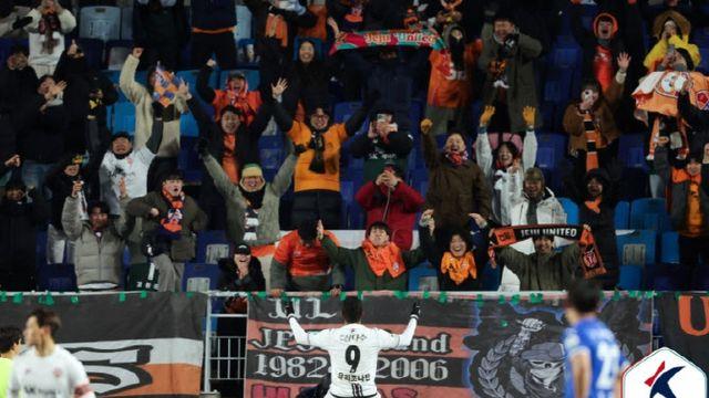 ‘득점 후 제주 팬 앞으로’ 유리 조나탄 “함께 싸워준 팬들 위한 세리머니”