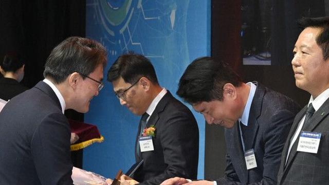 현대차·기아, 탄소 배출 70% 감축 혁신기술로 대통령상 수상