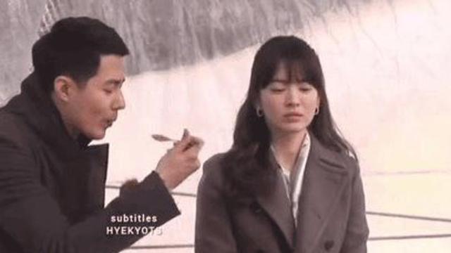 죽 떠먹여주는 조인성