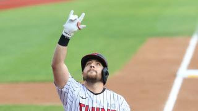 '통합우승' LG트윈스, 오스틴-치리노스-톨허스트 모두 잡았다