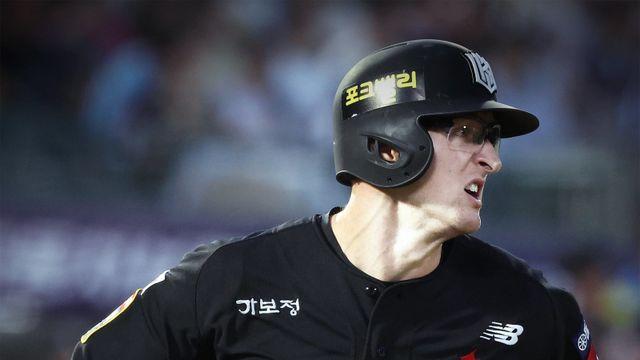 스티븐슨에게 보류권 행사 안 한 KT, 중견수는 FA로…새 외국인 타자에 어울릴 유형은