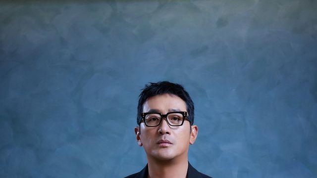 ‘윗집 사람들’ 하정우 “감독 못 놓는 이유?..정말 어렵다” [IS인터뷰]