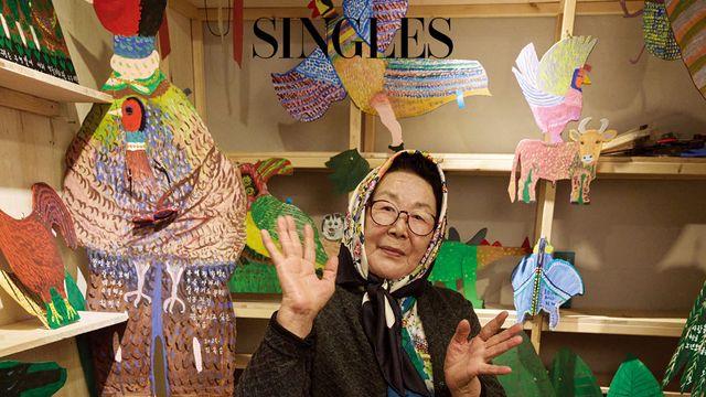 아이유 스카프 두른 ‘제주 할망’…싱글즈가 포착한 인생의 봄날