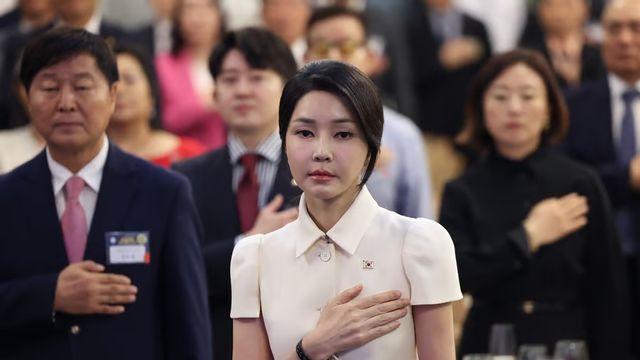 김건희 액자 1천만원 제작 논란