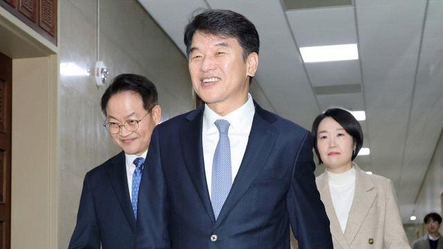 '인사청탁 의혹' 문진석 