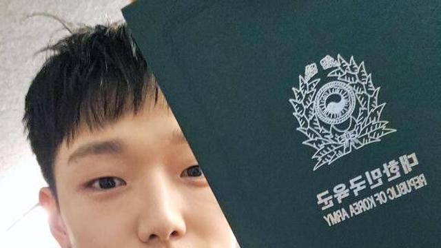 벌써 전역했다는 유명 가수 ㄷㄷ