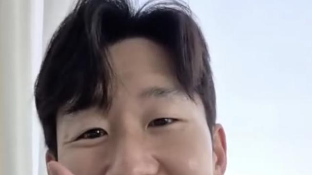 컴백 손흥민, 구렁텅이 빠진 토트넘 구할까…감동 인사 