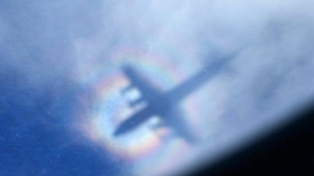 '증발한' 239명 탄 비행기 실종 미스터리...