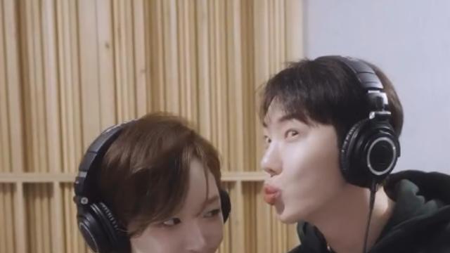 ‘아담부부’ 조권♥가인, 16년만 깜짝 입맞춤 “진짜예요” [IS하이컷]