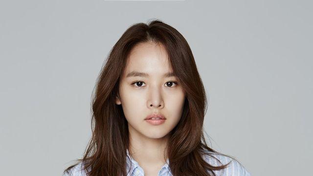 조윤희, 생방송 MC로 뜬다…‘모두의 나눔’서 연말 따뜻함 장식