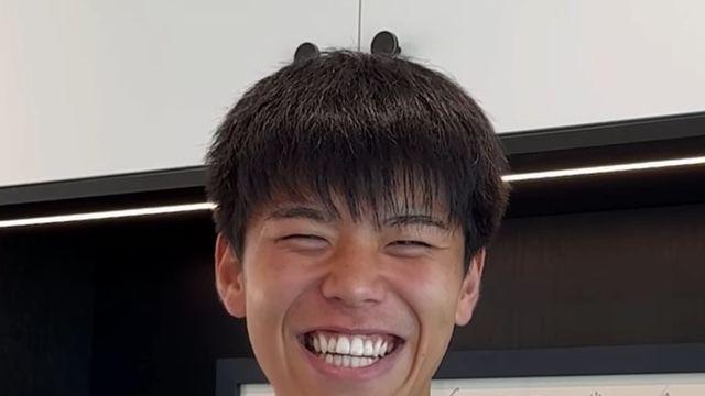 장난꾸러기 손흥민! 토트넘 日신입생 활짝 웃으며 “흥민이 형이 나보고 ‘바보’라더라”