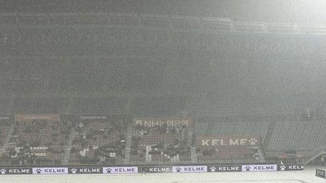 [속보] 사상 초유의 일...폭설로 부천vs수원FC 승강 PO 1차전 당일 취소! 경기 연기