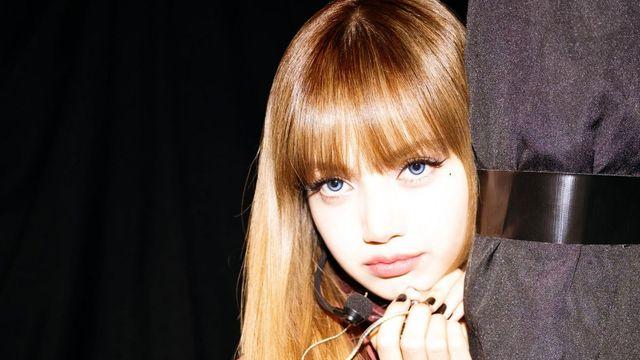 리사, 지수처럼 연말 파티룩 '이것'에서 힌트를