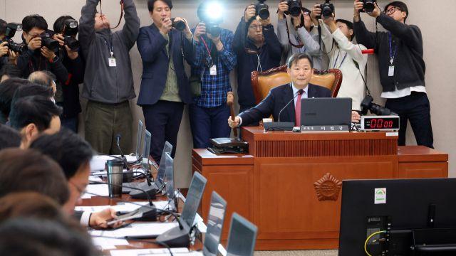 주52시간 예외적용' 뺀 반도체특별법, 상임위 통과