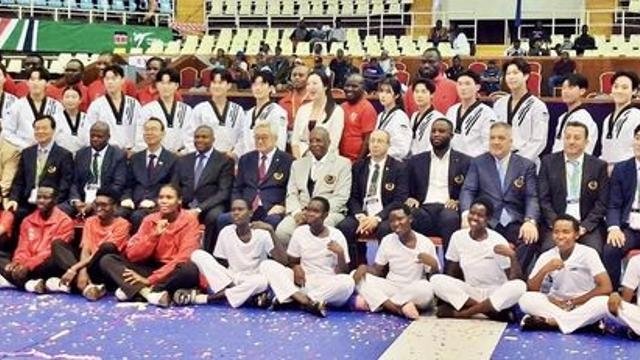 케냐에서 선보인 태권도…전북 스포츠 홍보단 '싸울아비' 공연