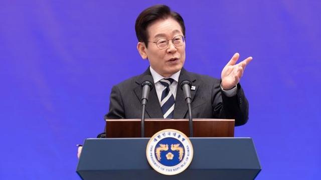 이 대통령, 북한 억류 국민 “처음 듣는 얘기”…대통령실 “대화 재개로 해결”