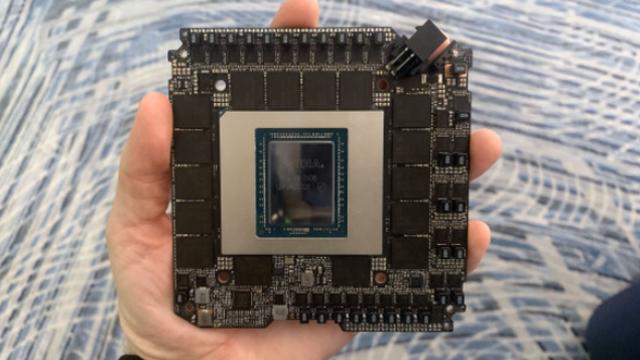 그래픽'카드'가 여전히 카드인 이유