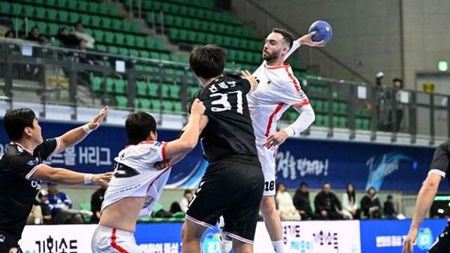 핸드볼 SK호크스, 하남시청 꺾고 1라운드 5전 전승 '선두'
