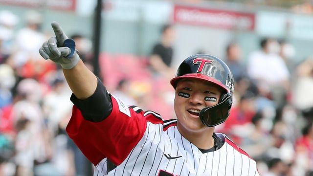 "미래의 4번 타자"라면서, 왜 퓨처스 장타율 0.643 '잠실 빅보이'를 8번 타순에 고정할까