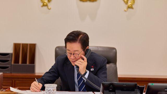 이 대통령, 루마니아 대통령과 통화...“韓 방산기업 도움 되길”