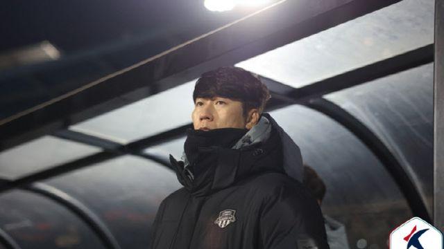 '꽁꽁 묶인 득점왕' 수원FC 김은중 