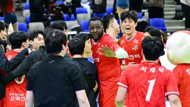 4위 한국전력 2라운드 5승 1패 마감, GS칼텍스는 페퍼에 셧 아웃 승리