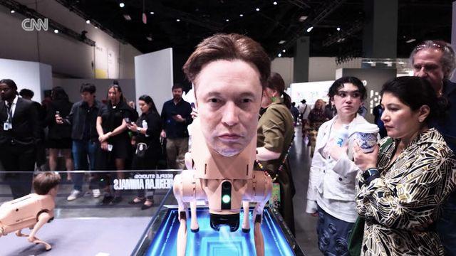 머스크 얼굴 달고 NFT 똥을…1억 넘는 로봇견 완판