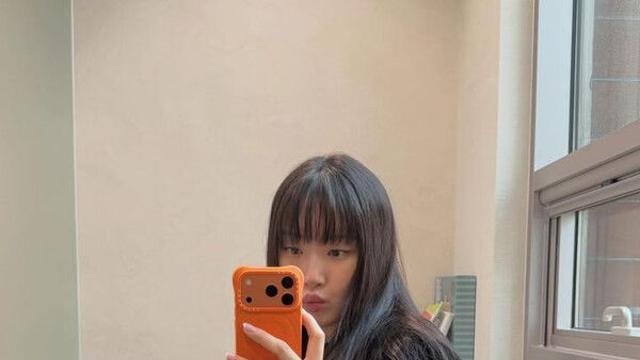 문가영 고급진 분위기…완벽 옆태 자랑