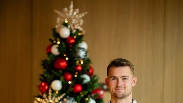 [오피셜] 브루노-아마드 눌렀다! 11월 맨유 이달의 선수는 더 리흐트…“팬들에게 인정받는 건 멋진 일”