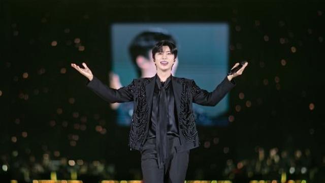 'IM HERO' 임영웅, 새해 서울 콘서트 전석 매진…전국투어 흥행 질주