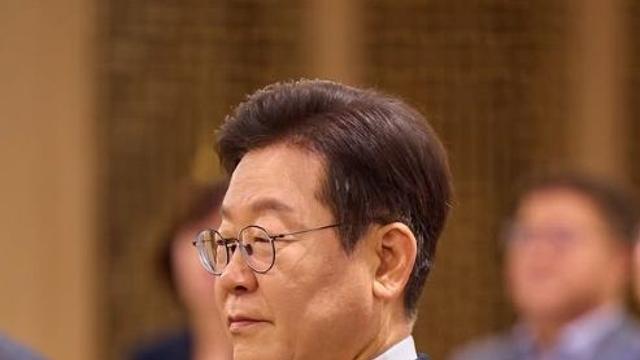 이재명 대통령 지지율 62%...민주 43%-국힘 24% [한국갤럽]