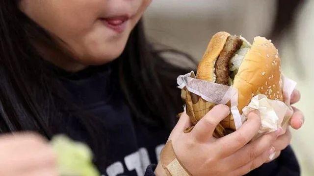 초등학교노동자 파업, 부산·대구 등 5개 지역 학교 대체식 지원 논란 ㄷㄷ