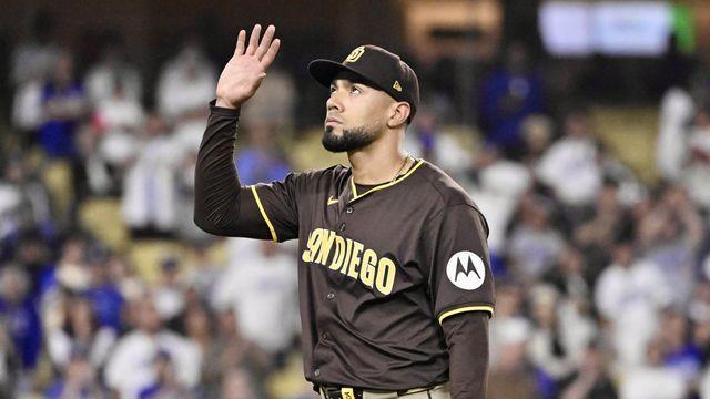 ‘FA 영입 아닌 트레이드’ LAD, 수아레즈 트레이드로 ‘마무리 보강?’