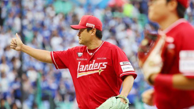 40대에 상복 터진 '홀드왕' 노경은, 페어플레이상 수상...SSG 최초