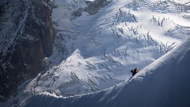 여자친구 정상에 두고 홀로 하산…6시간 방치 끝에 동사