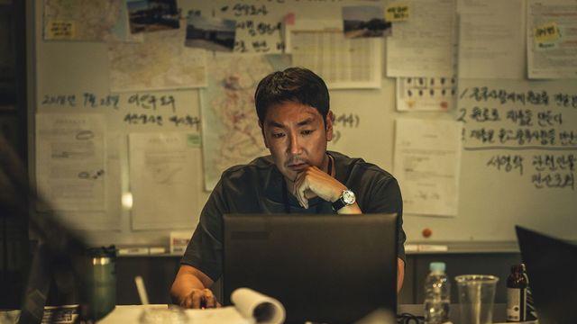 과거 의혹 하루 만에 나온 조진웅 은퇴 공식입장