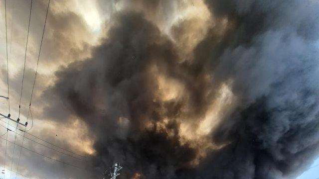 경북 칠곡 섬유공장서 불…소방 당국 진화 중