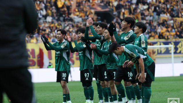 연장전 ‘이승우 결승 골+퇴장’ 전북, 광주 꺾고 코리아컵 정상→5년 만에 2번째 더블 위업 [IS 현장]