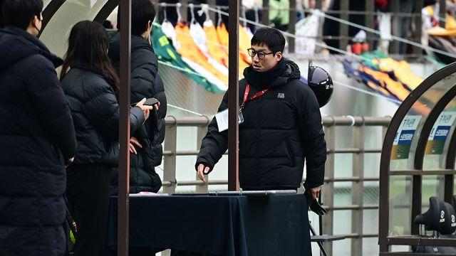 이정효, 5초 사이 '항의→욕설적 언어 또는 행동' 경고누적 퇴장…마철준 코치 