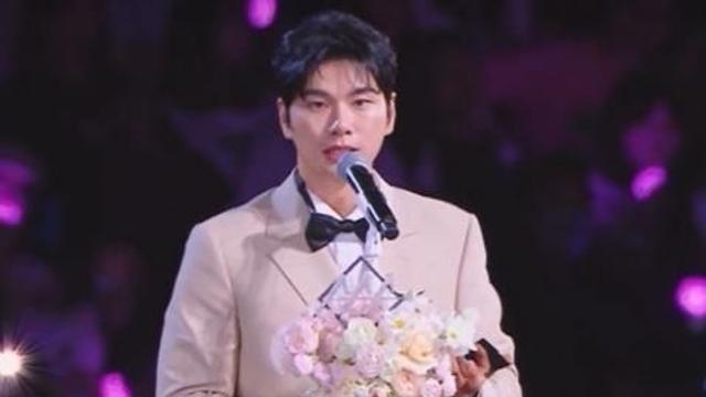 이이경, AAA 2025 수상 소감서 '유재석' 언급 없던 이유